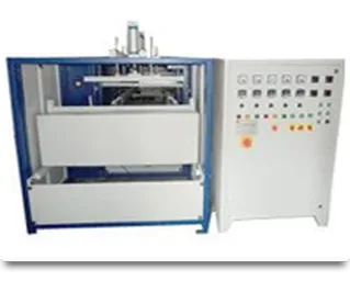Automatic Vacuum Forming Machine With Cutter 